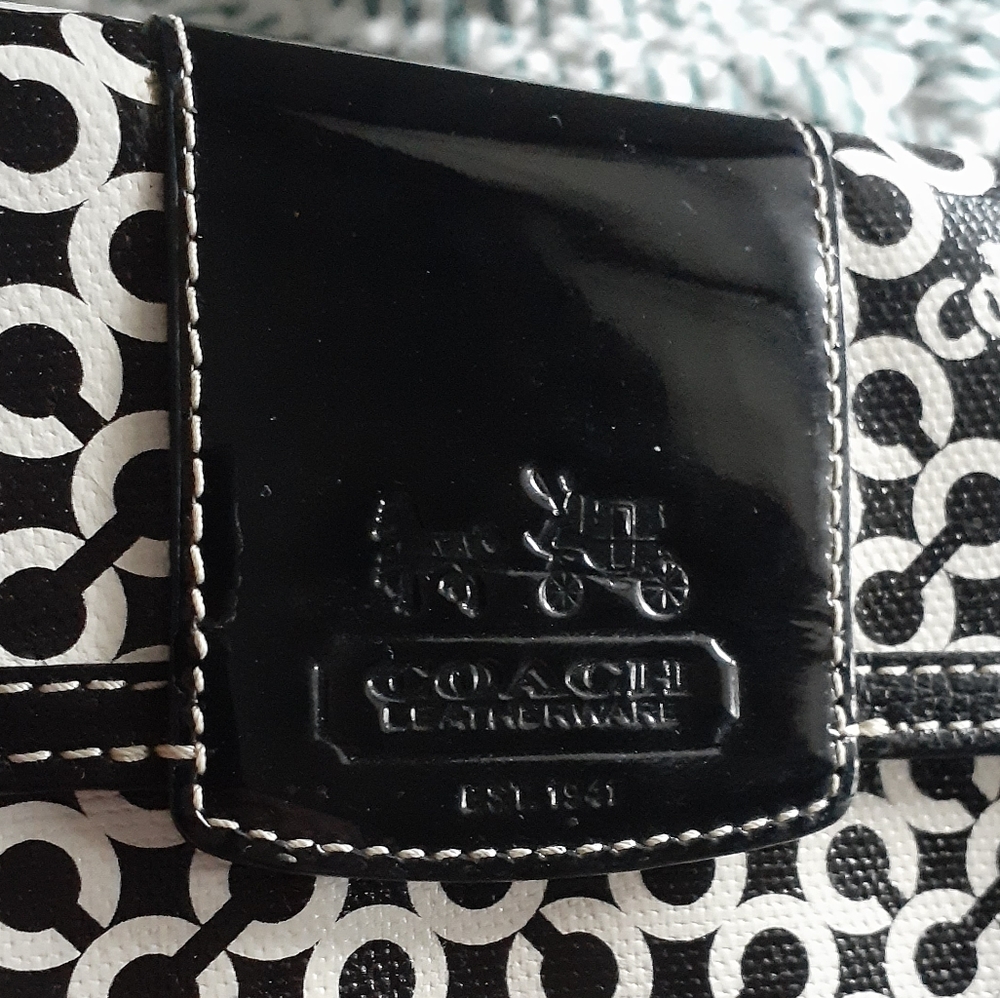 Coach Wallet - Black & White